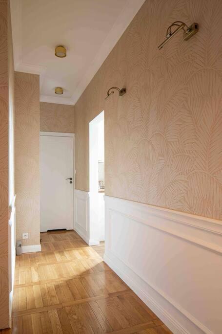 Wyzwolenia Apt , Lazienki Park & Zbawiciela Sq. 2' Варшава Экстерьер фото